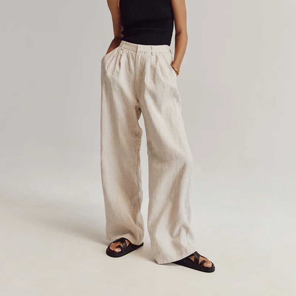Dissh 100% linen pants - barely worn! Size 2 , high waisted color natural